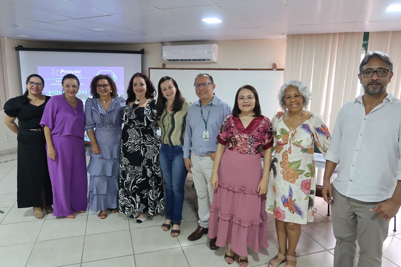 Pesquisadores do Rio e Manaus posam para foto.