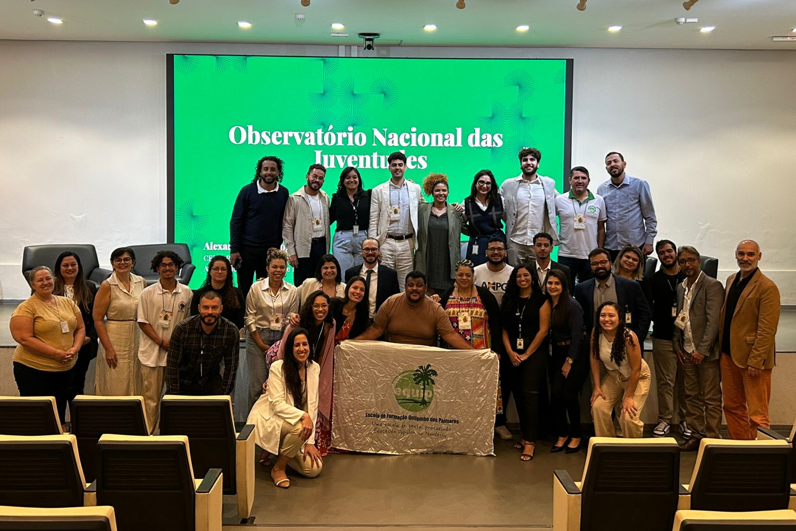 Gestores de juventude estaduais e municipais, representantes da secretarias nacional de juventude da preseiência da república, integrantes de movimentos sociais, pesquisadores de juventude e trabalhadores do OJC&T.