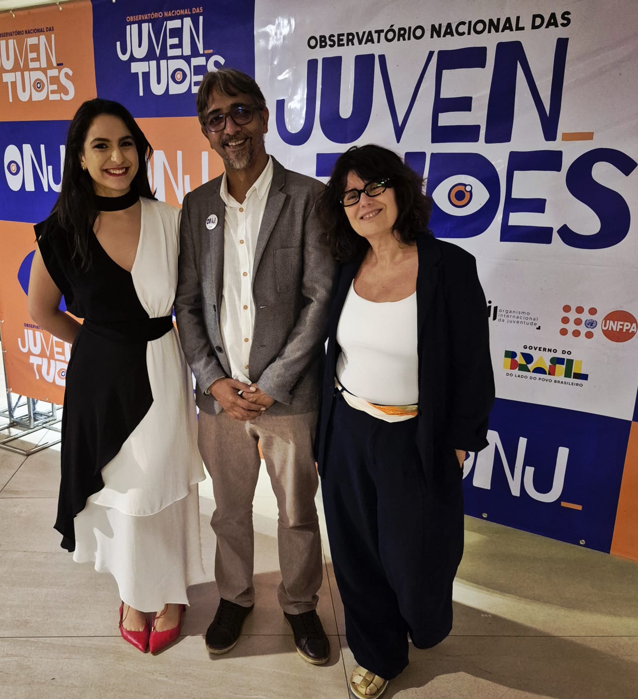 Maynara do Observatório das Juventudes, com Jefferson Almeida Silva e Carla Martins da Escola Politécnica da Fiocruz.